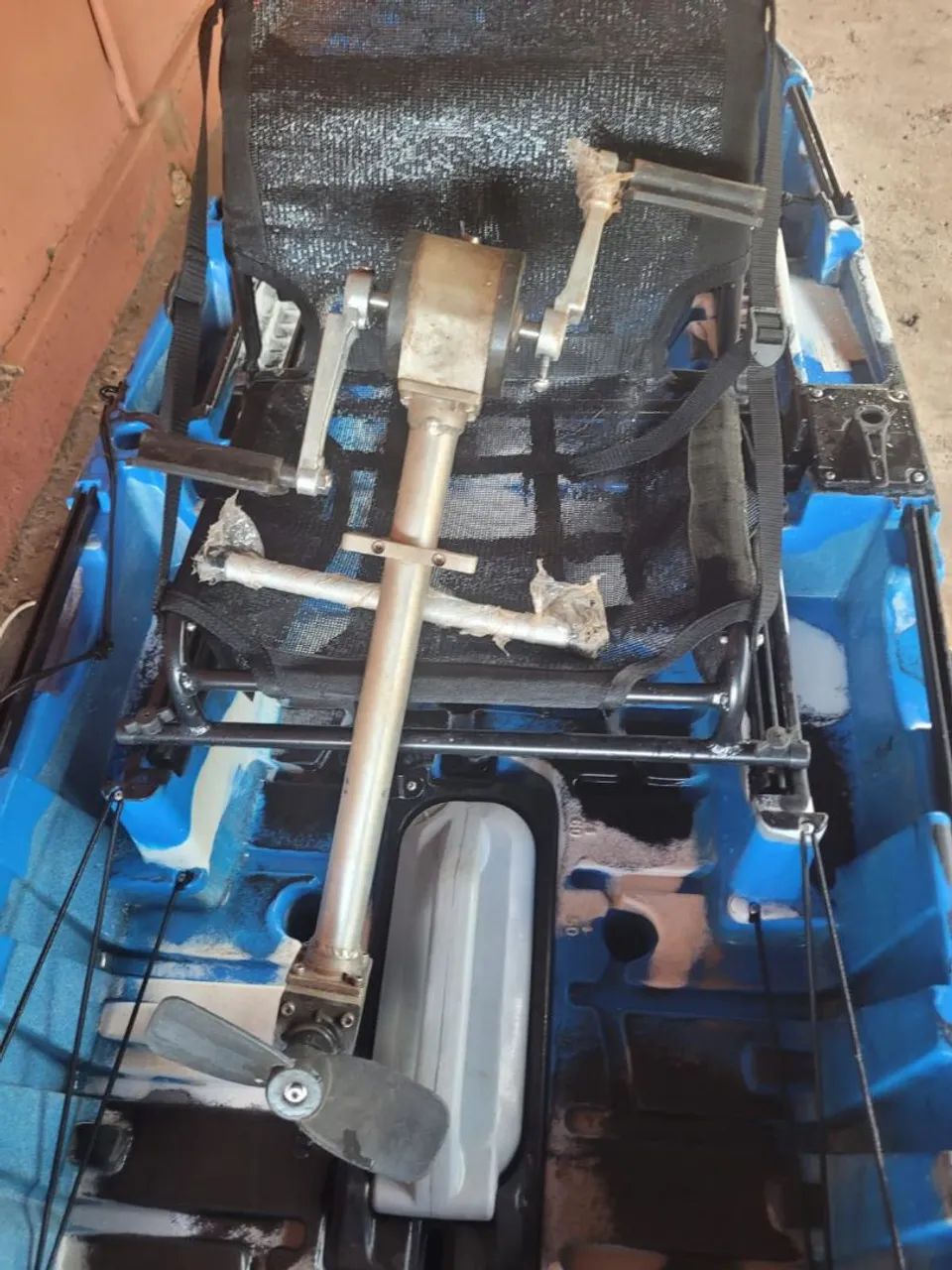 Caiaque Predador Milha Náutica com pedal kalamos semi novo os dois. - Foto 4