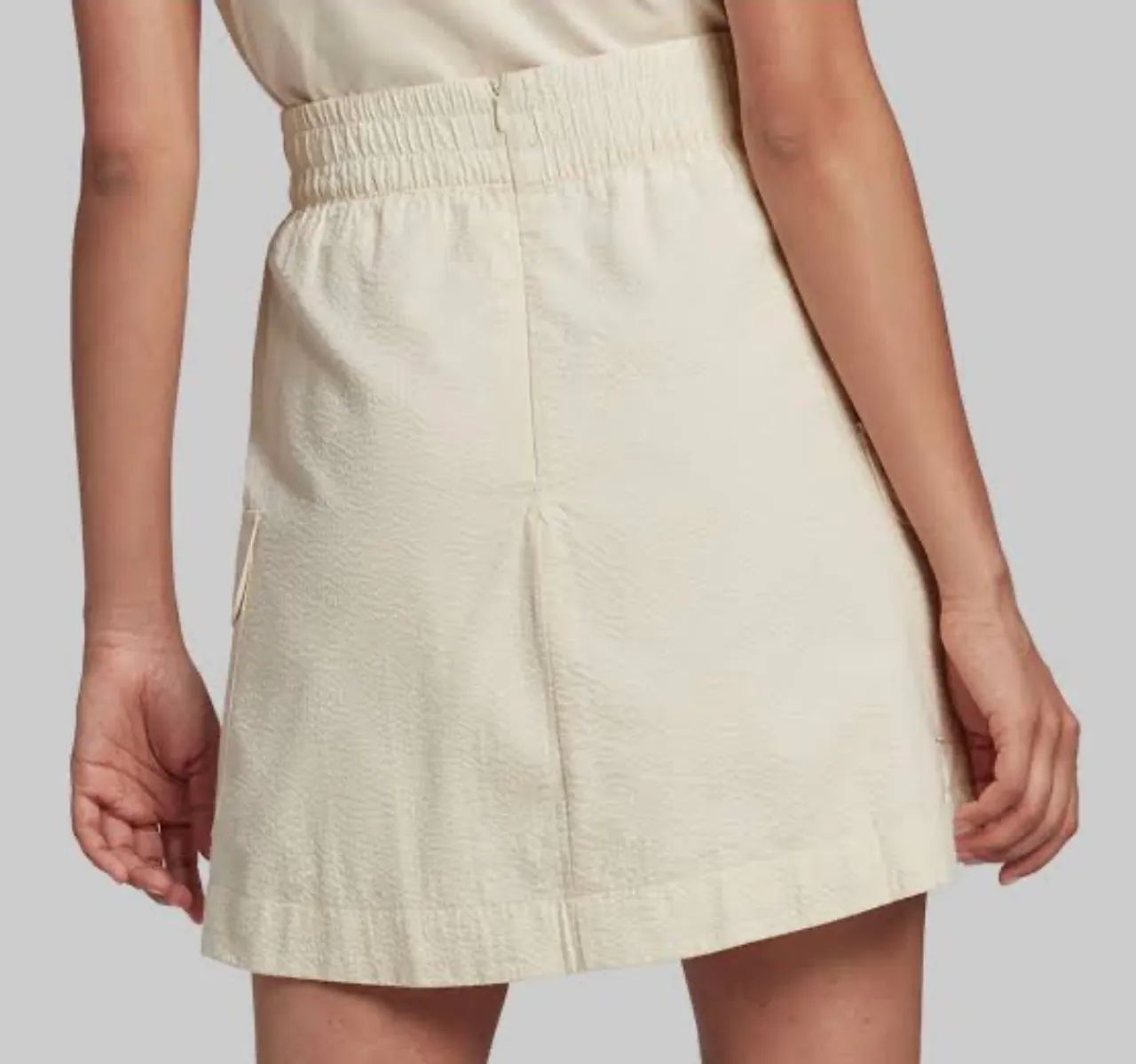 Saia Adidas Popelina Creme Usada  - Foto 3