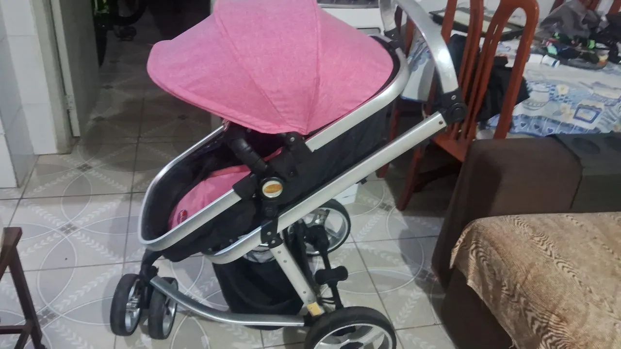 Carrinho de Bebê Rosa -  - Foto 6