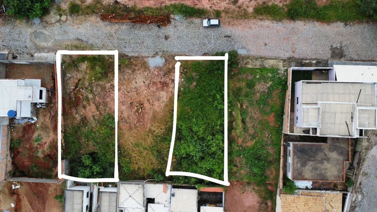 Lote 300M, São Bento, Itaúna. 