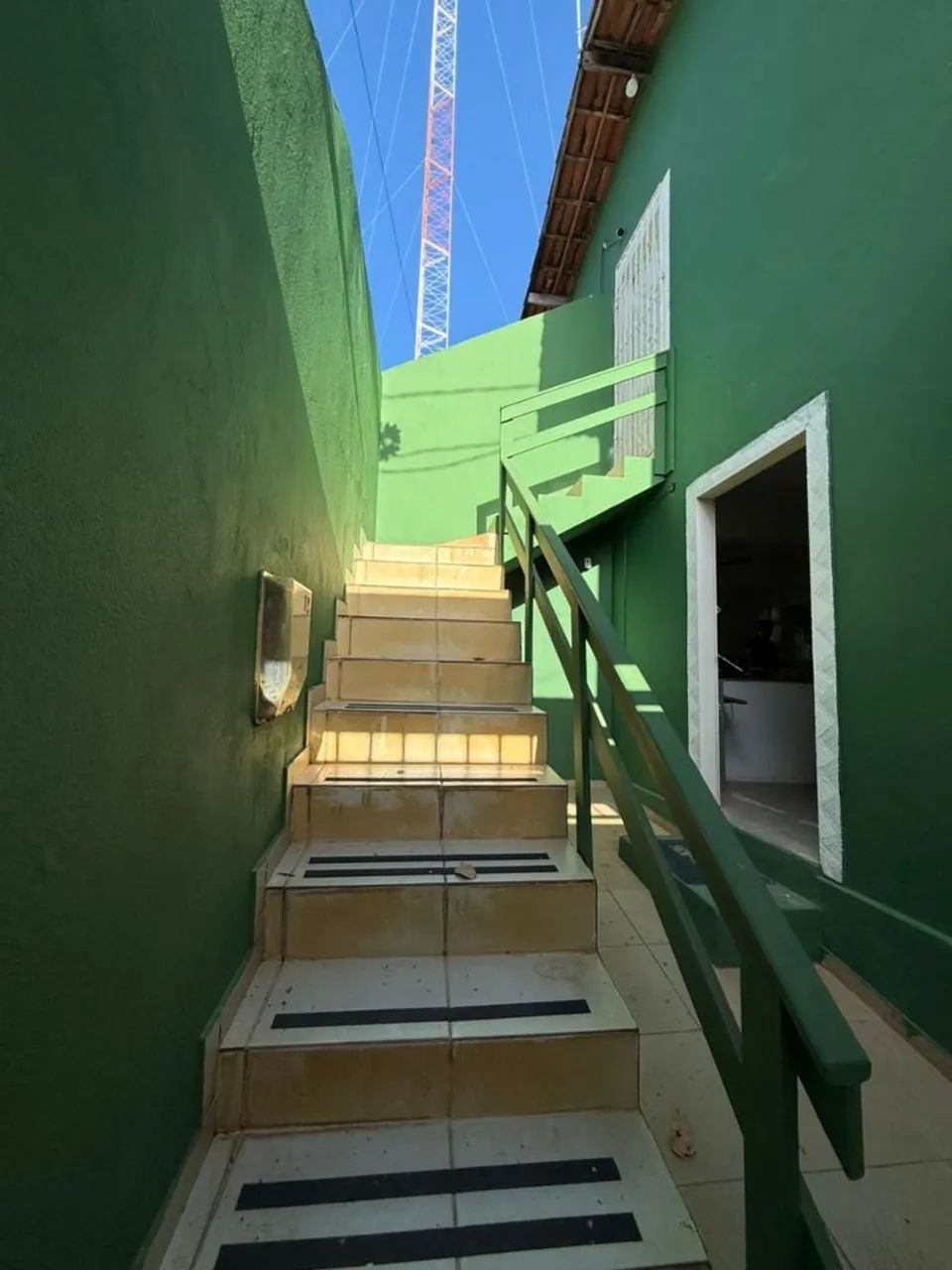 CASA MOBILIADA 03 QUARTOS - PRAIA MURIÚ - 01 LANCE ESCADA - LOCAÇÃO TEMPORÁRIA 