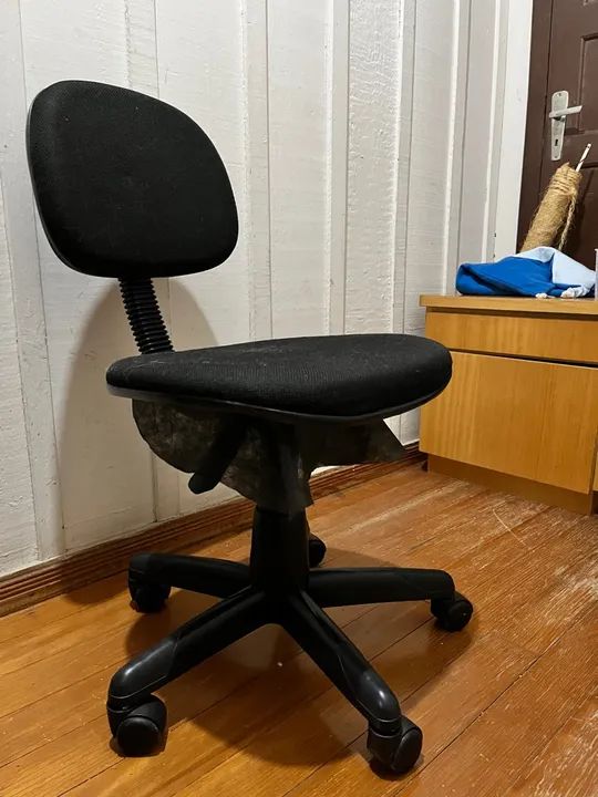 Cadeira de Escritório Giratória com Rodinhas - Foto 2