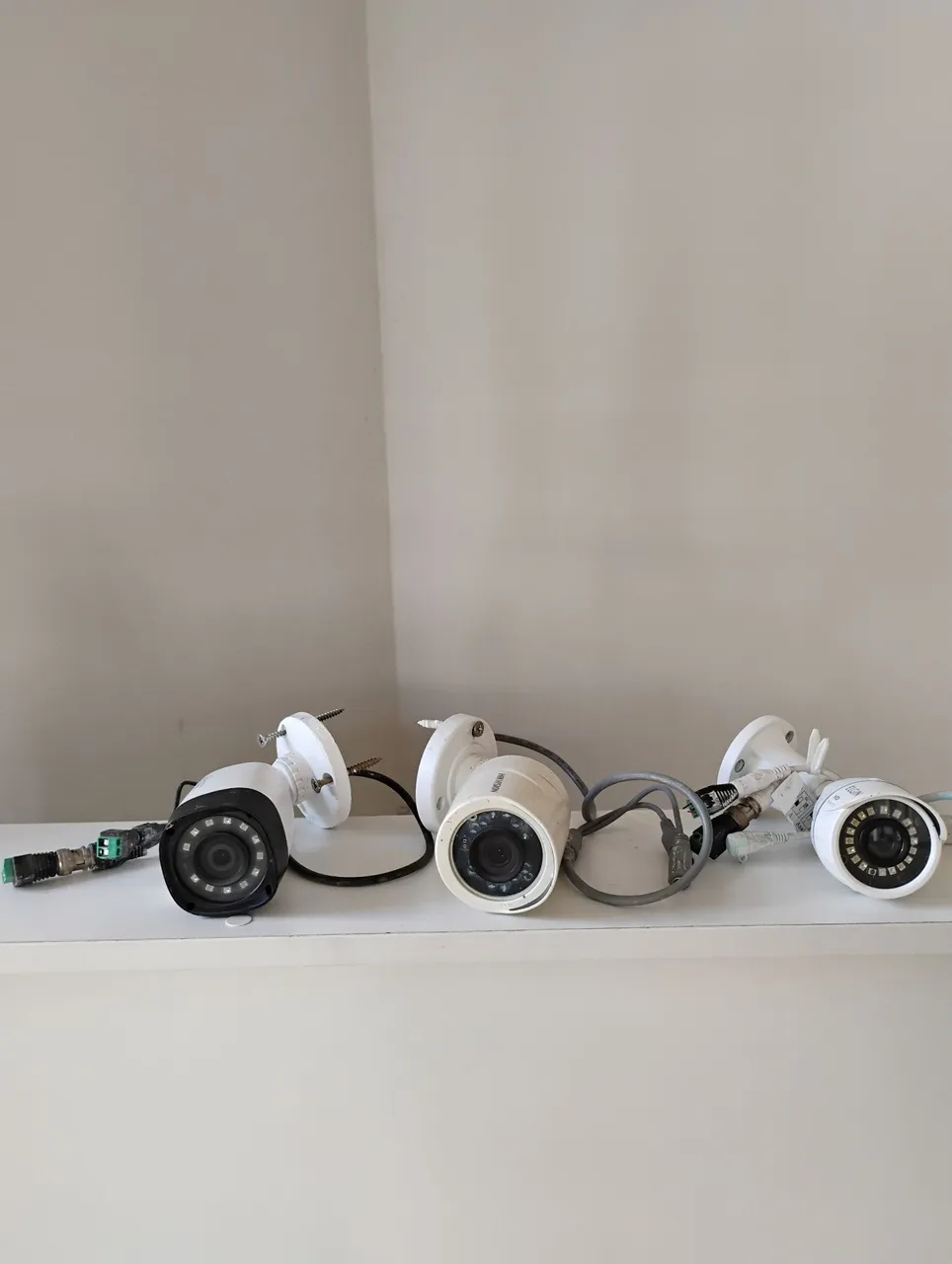 Câmeras de Segurança - Kit com 3 unidades