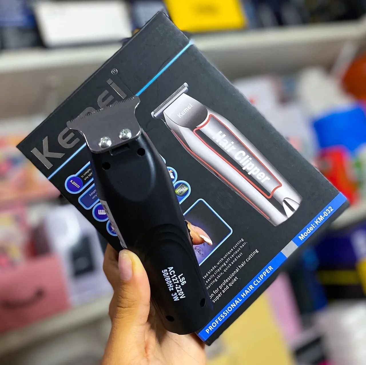 Máquina de Cortar Cabelo Kemei KM-032 - Foto 4