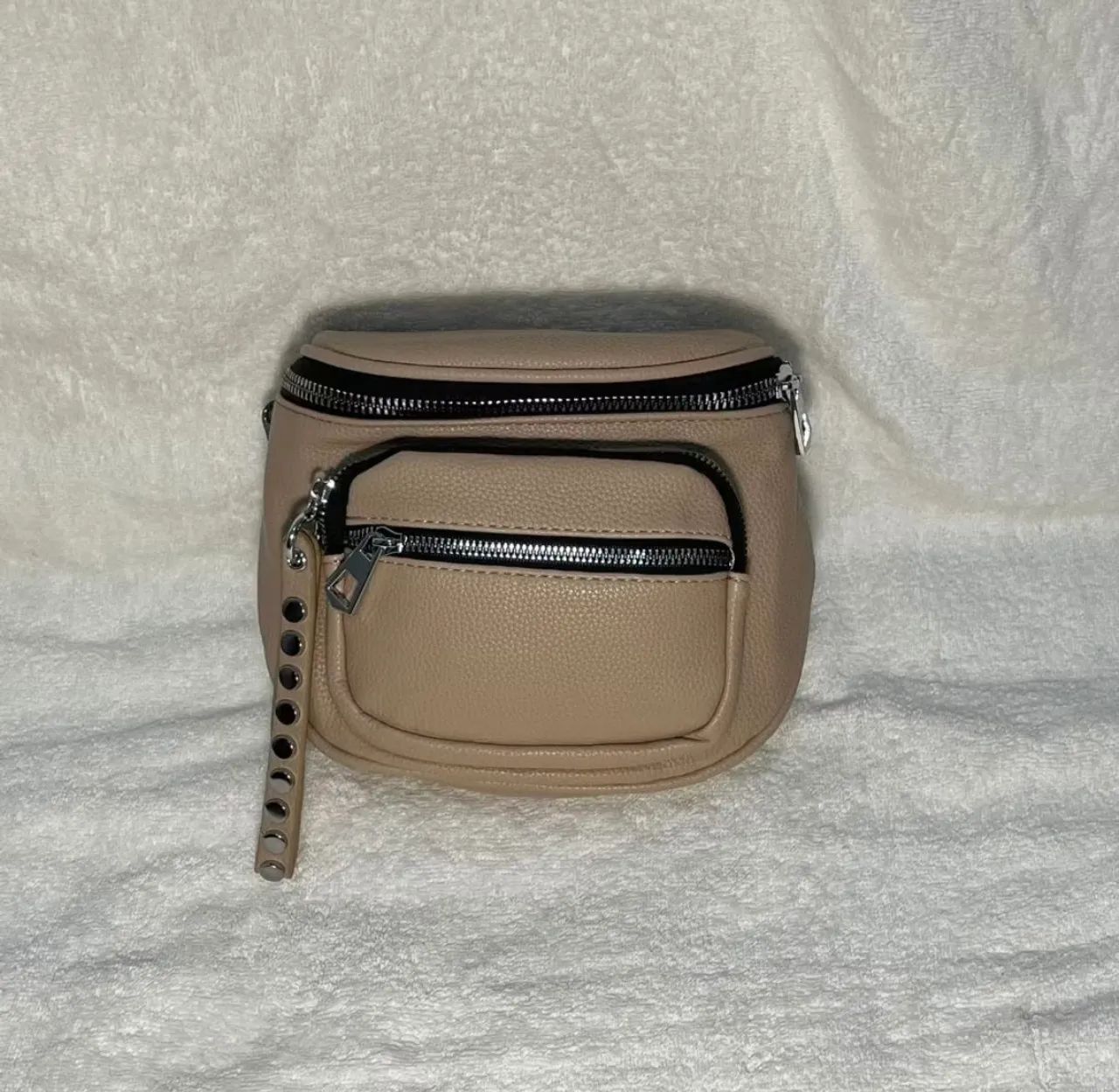 Bolsa / Pochete feminina espaçosa versátil - Foto 4