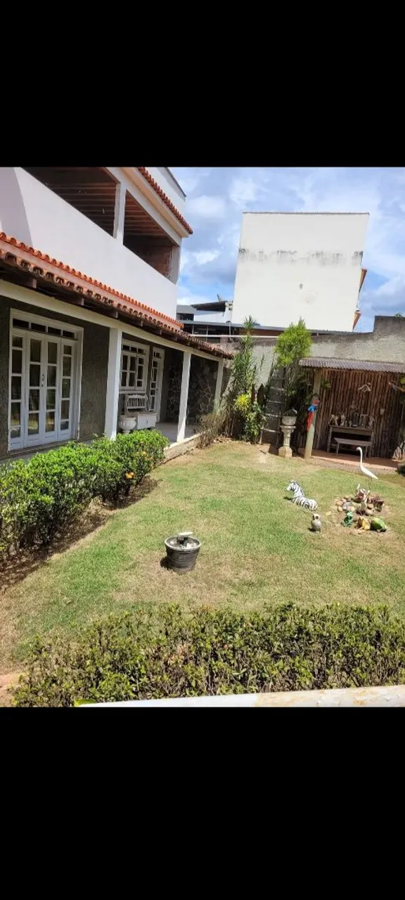 Alugo kitnet com banheiro sala e cozinha
