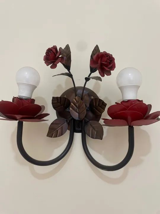 Lustre de parede com flores em metal - Foto 3