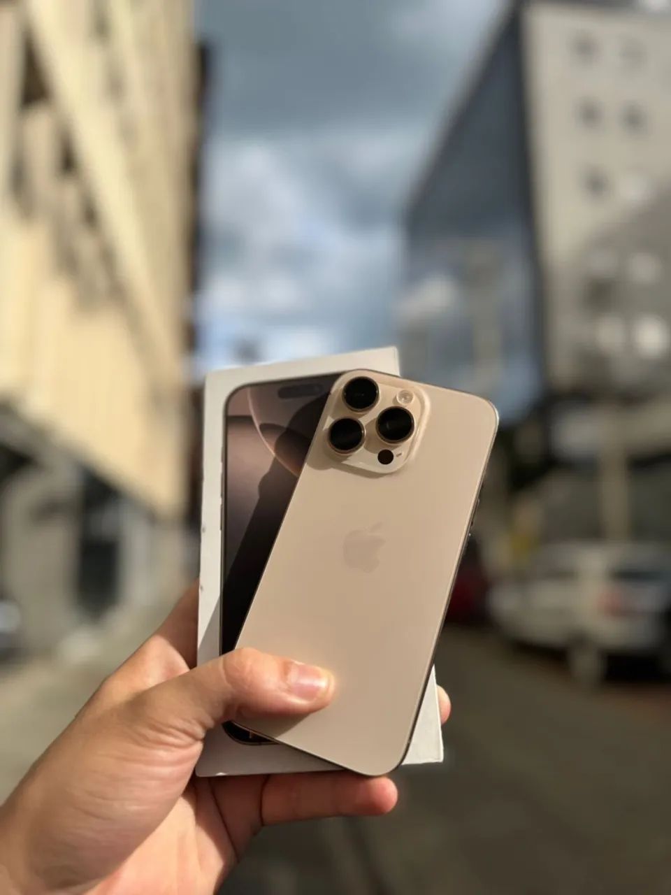 iPhone 16 Pro com 11 meses de garantia Apple 