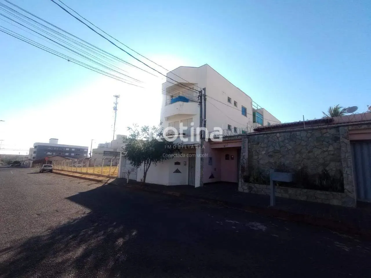 Apartamento para alugar, 3 quartos, Santa Mônica - Uberlândia/MG - Rotina Imobiliária
