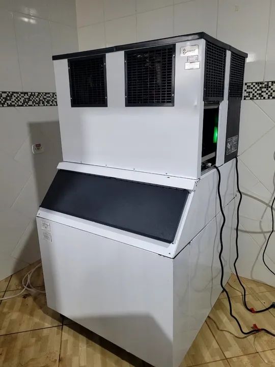 Máquina de gelo 300kg 