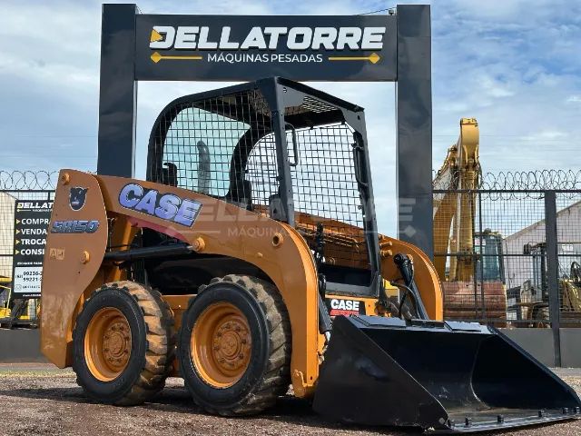 Mini Carregadeira Case 150R - 2013 Pronta para Trabalhar