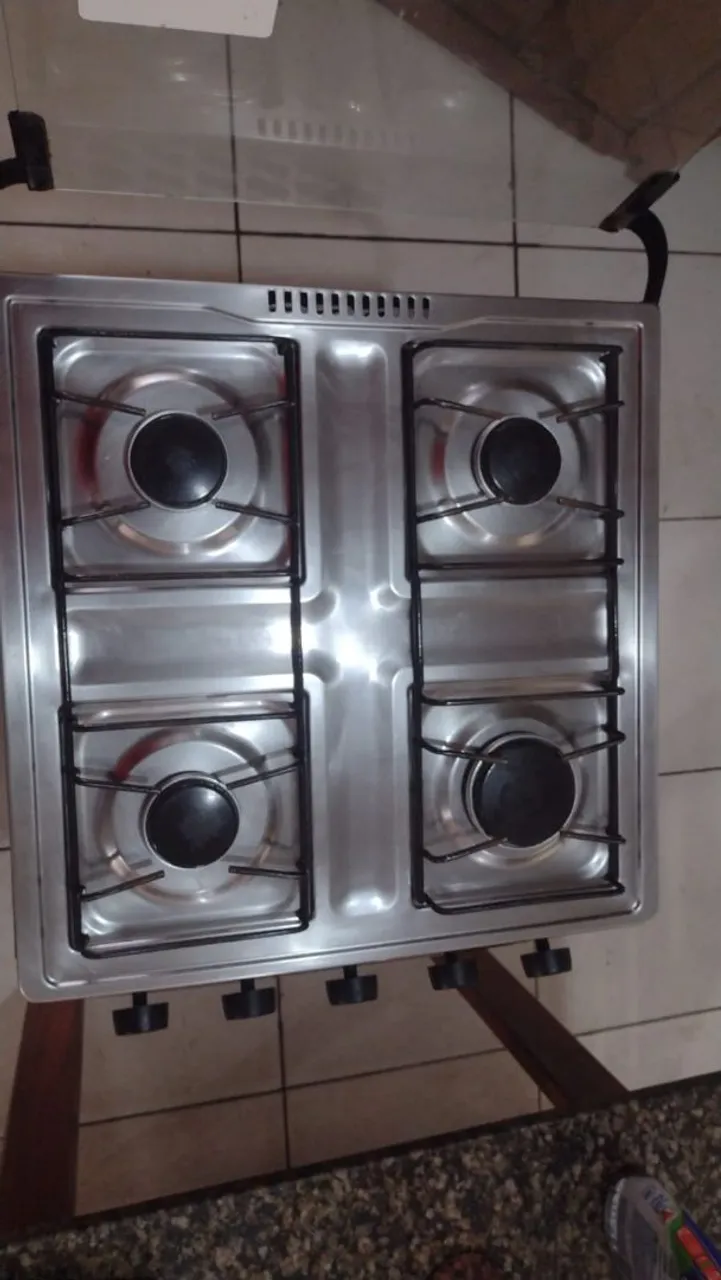 Vendo Fogão 4 bocas funcionando perfeitamente, forno funcionando também
