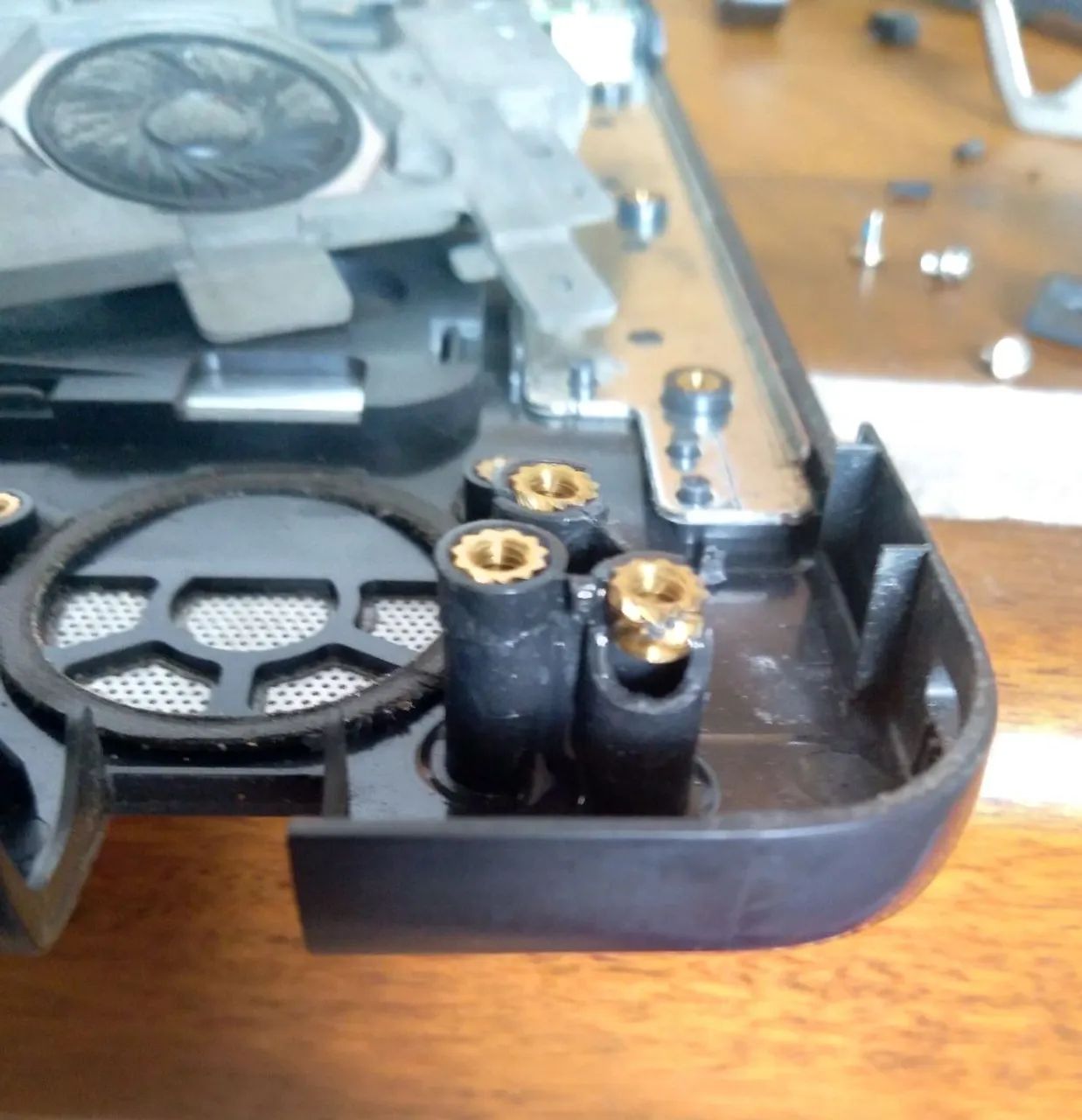 Reparo na carcaça de notebook - Foto 3
