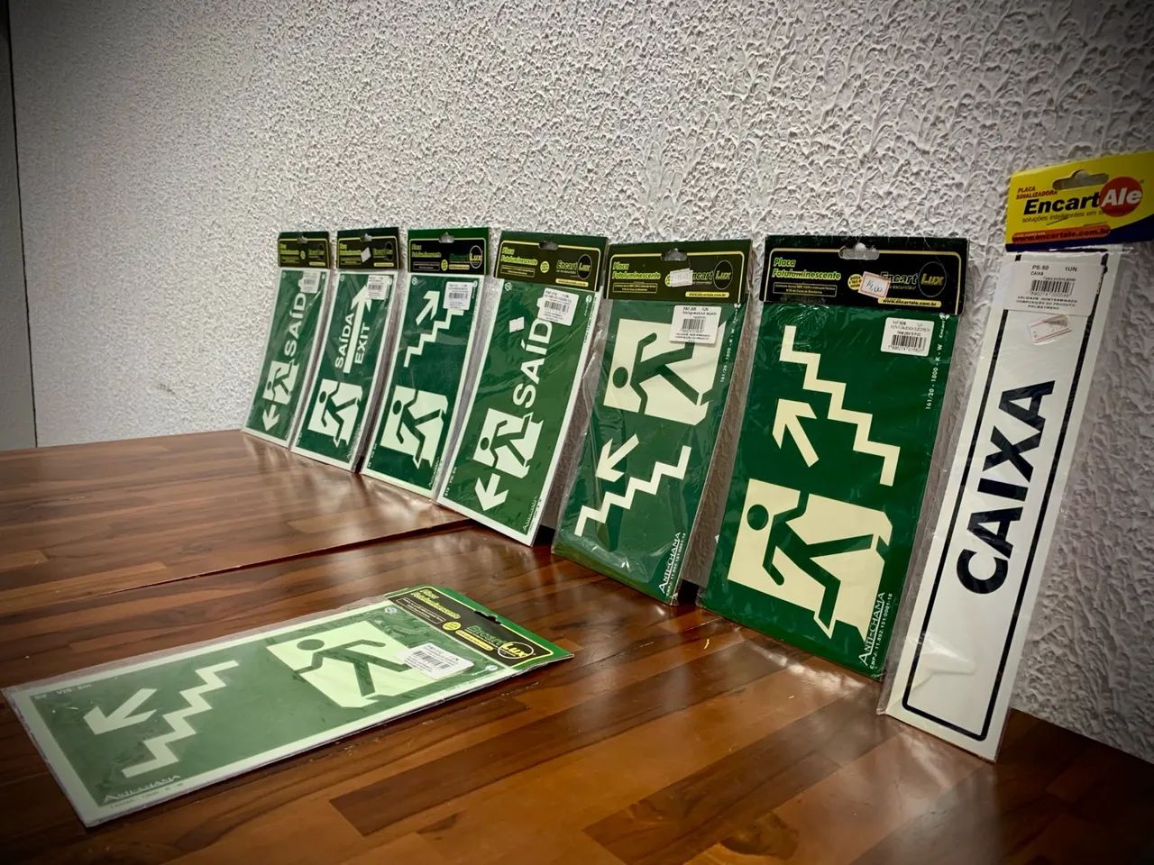 PLACAS DE SINALIZAÇÃO FOTOLUMINESCENTES