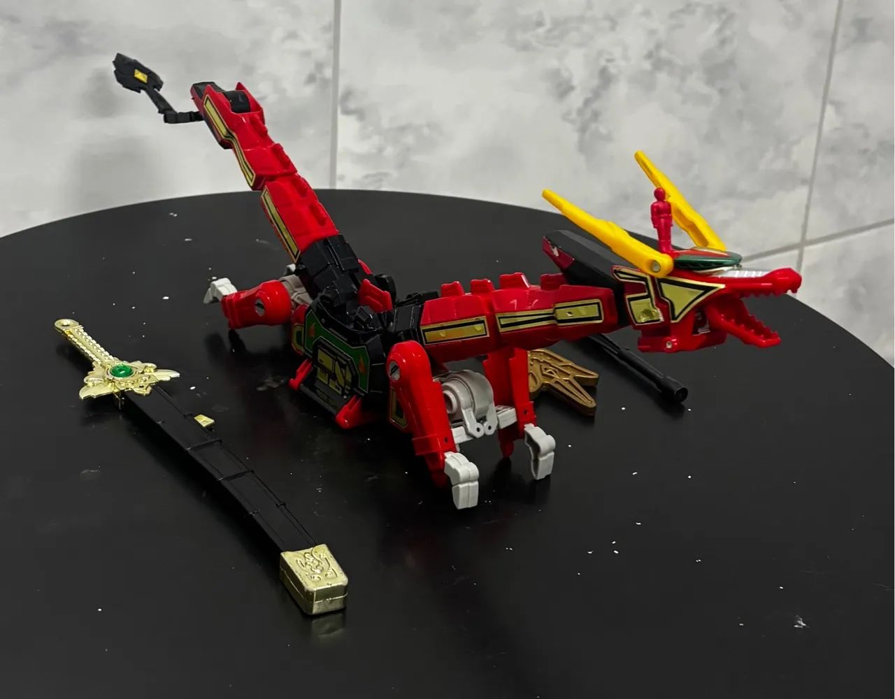 Dragão Vermelho Thunder Zord - Action Figure