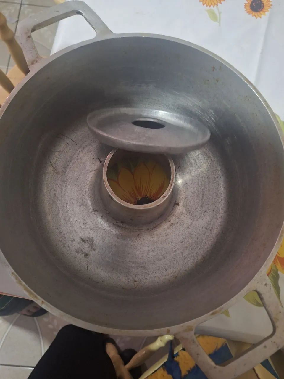 Forma para bolo redonda com furo no centro - Foto 2