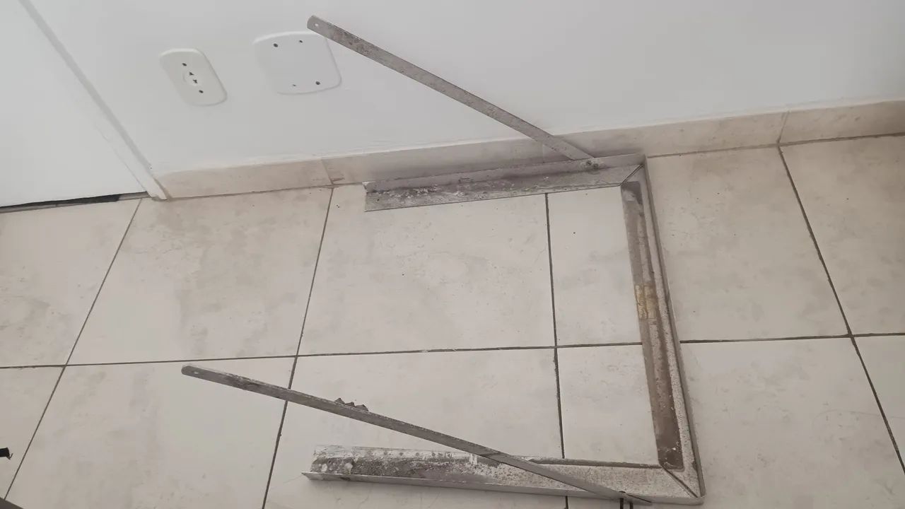 Lote 2 aparelhos Springer Silentia 10.000 e 7.500 BTUS 110V + TV 32 polegadas Philco - Foto 3