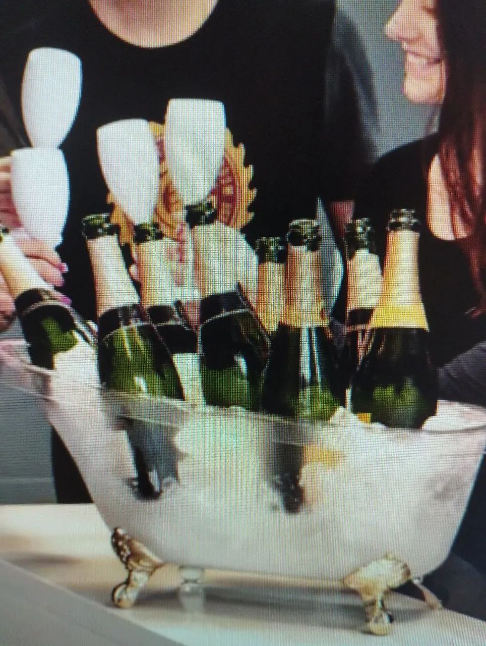 Champanheira de servir em formato de banheira - Foto 2