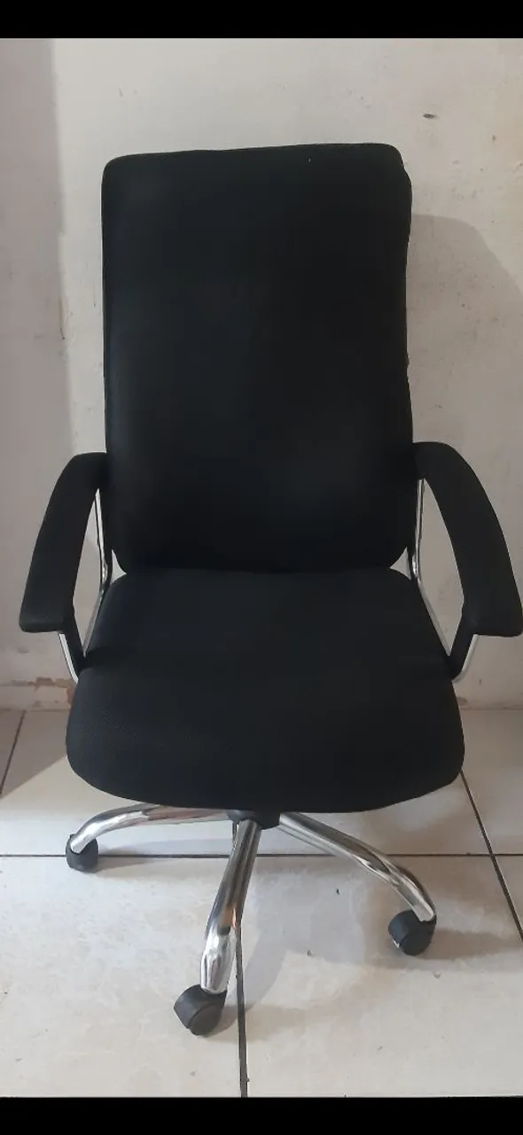 Cadeira de Escritório Ergonômica com Rodinhas