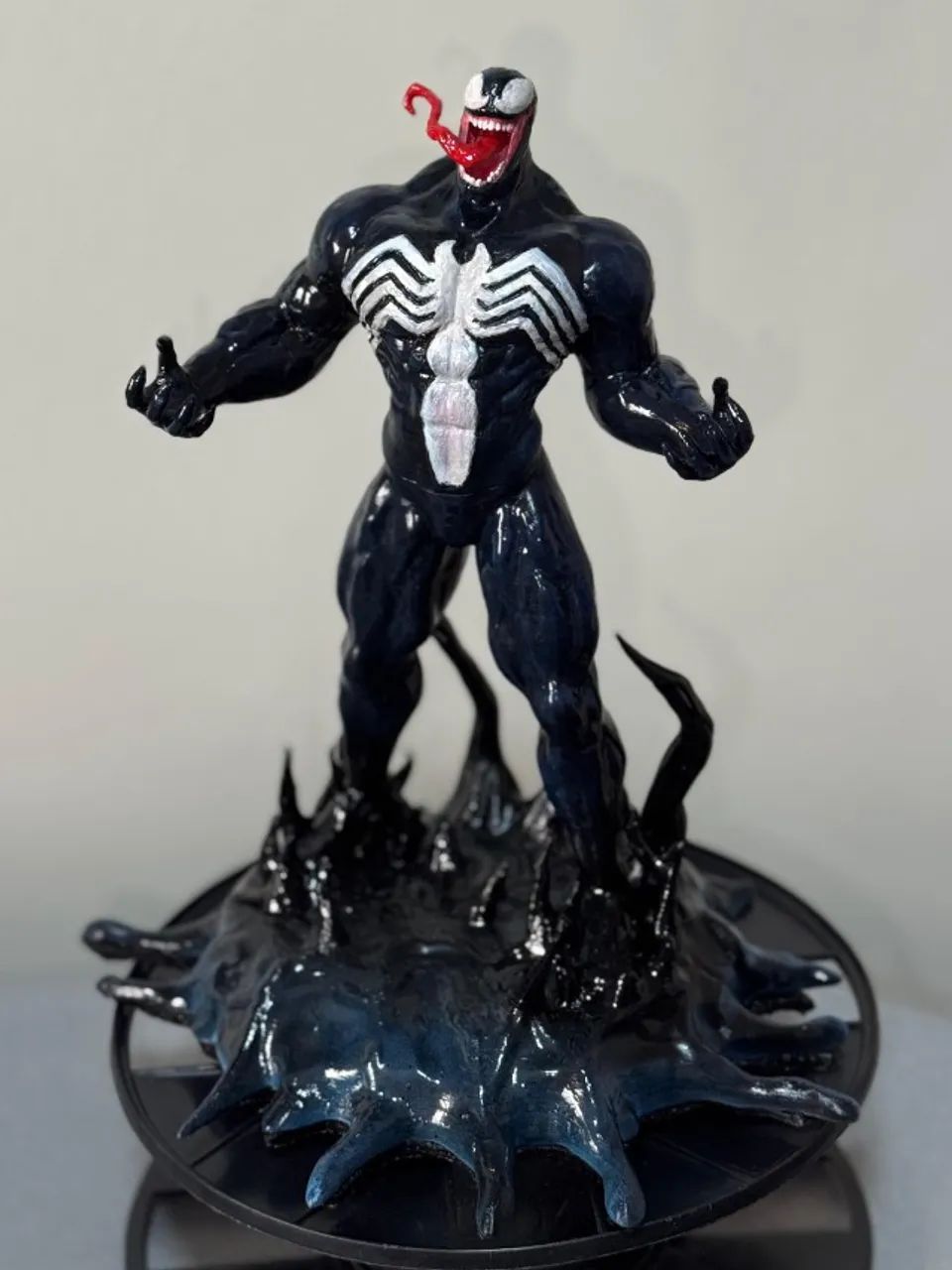 Venom figure action