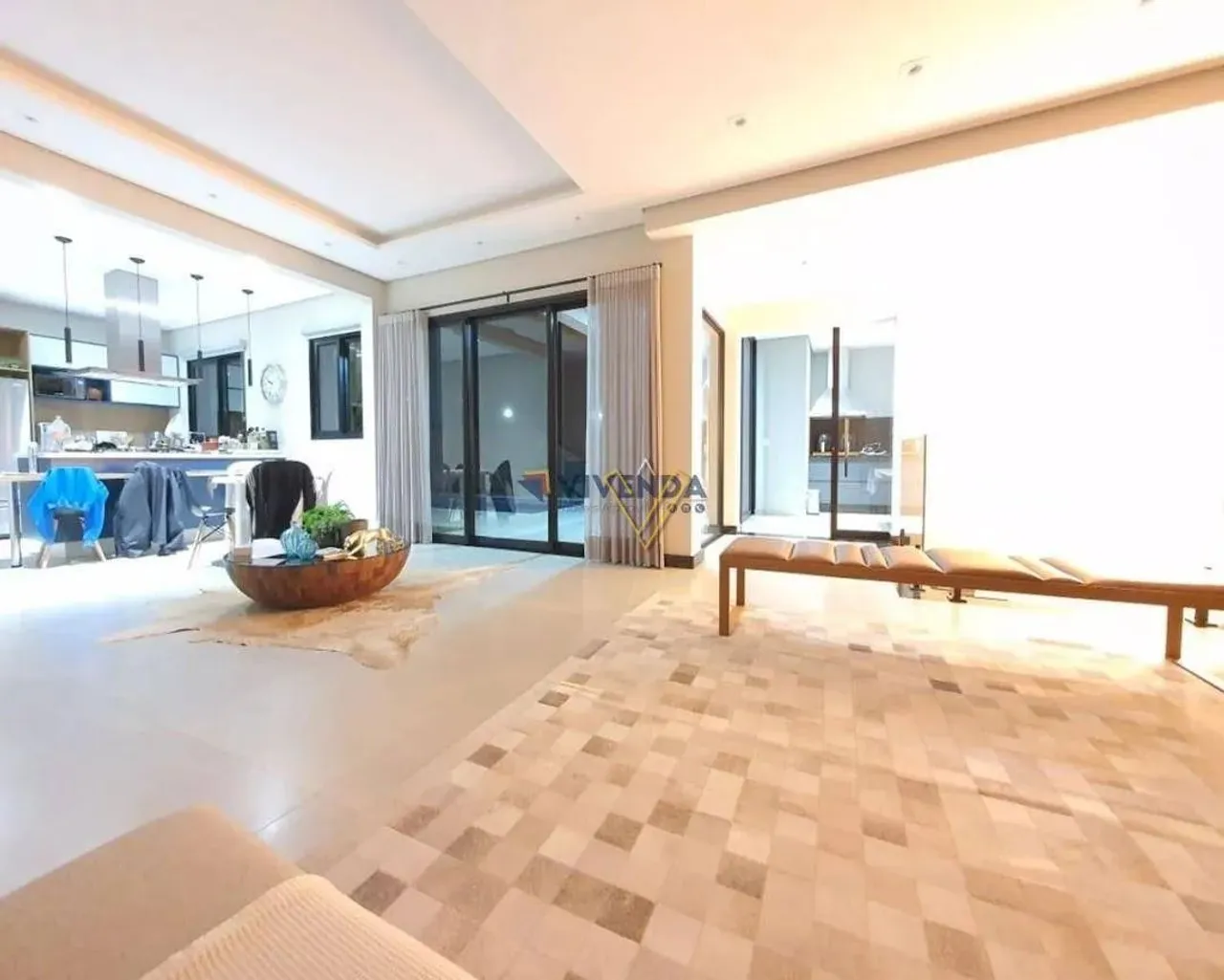 maravilhsoa!!! em um dos mais belos condominios de Alphaville