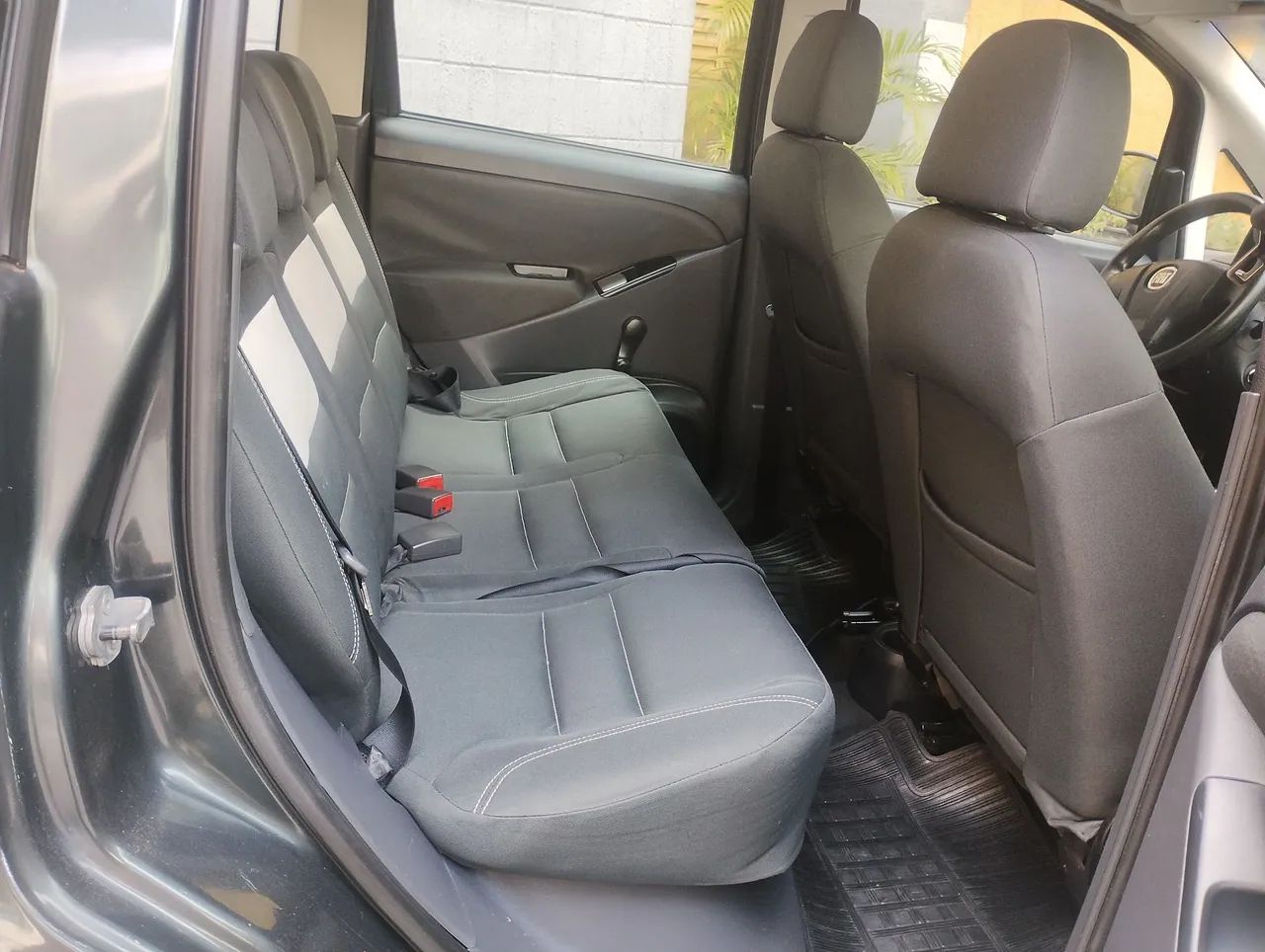 Fiat Idea Attractive 1.4 Fire Flex 8V 5P 2012 - Foto 5