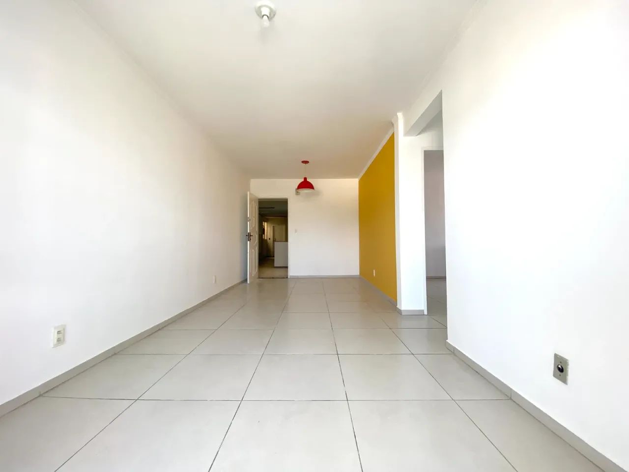 Apartamento 2 Quartos com garagem livre e coberta no Roçado