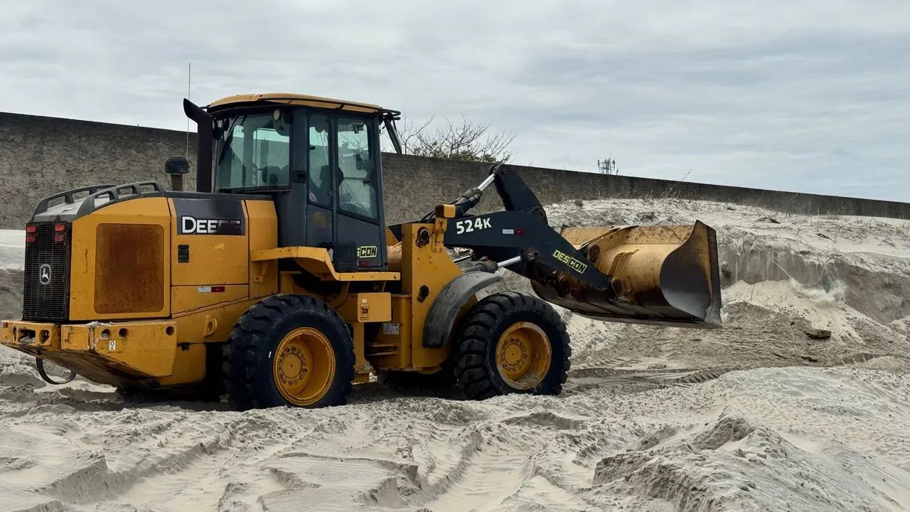 Pá carregadeira 524k Jonh Deere enchedeira muito boa 2015 - Foto 4