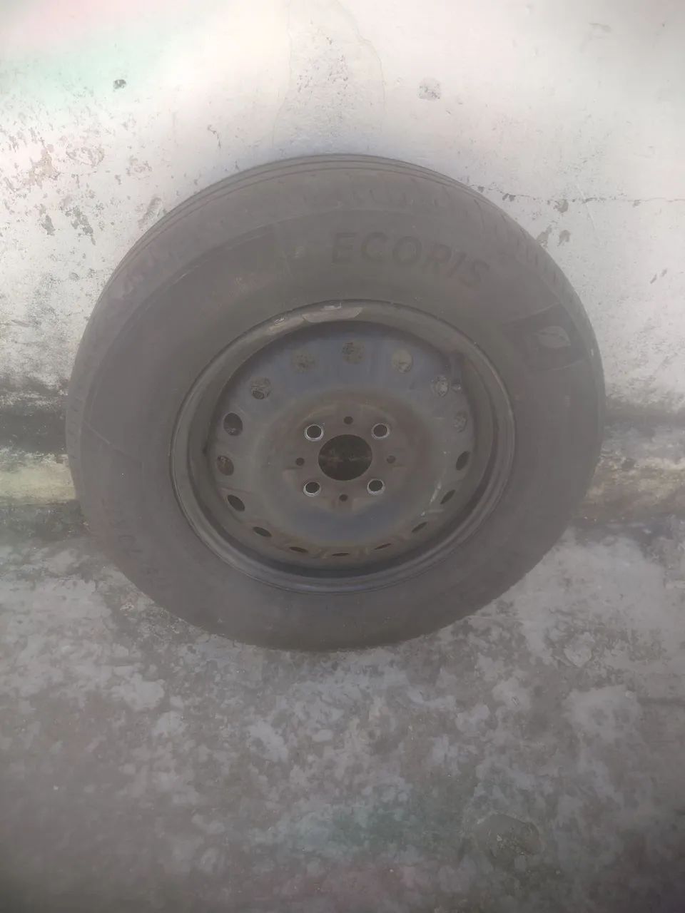 Excelente pneu mais roda semi novo - Foto 2