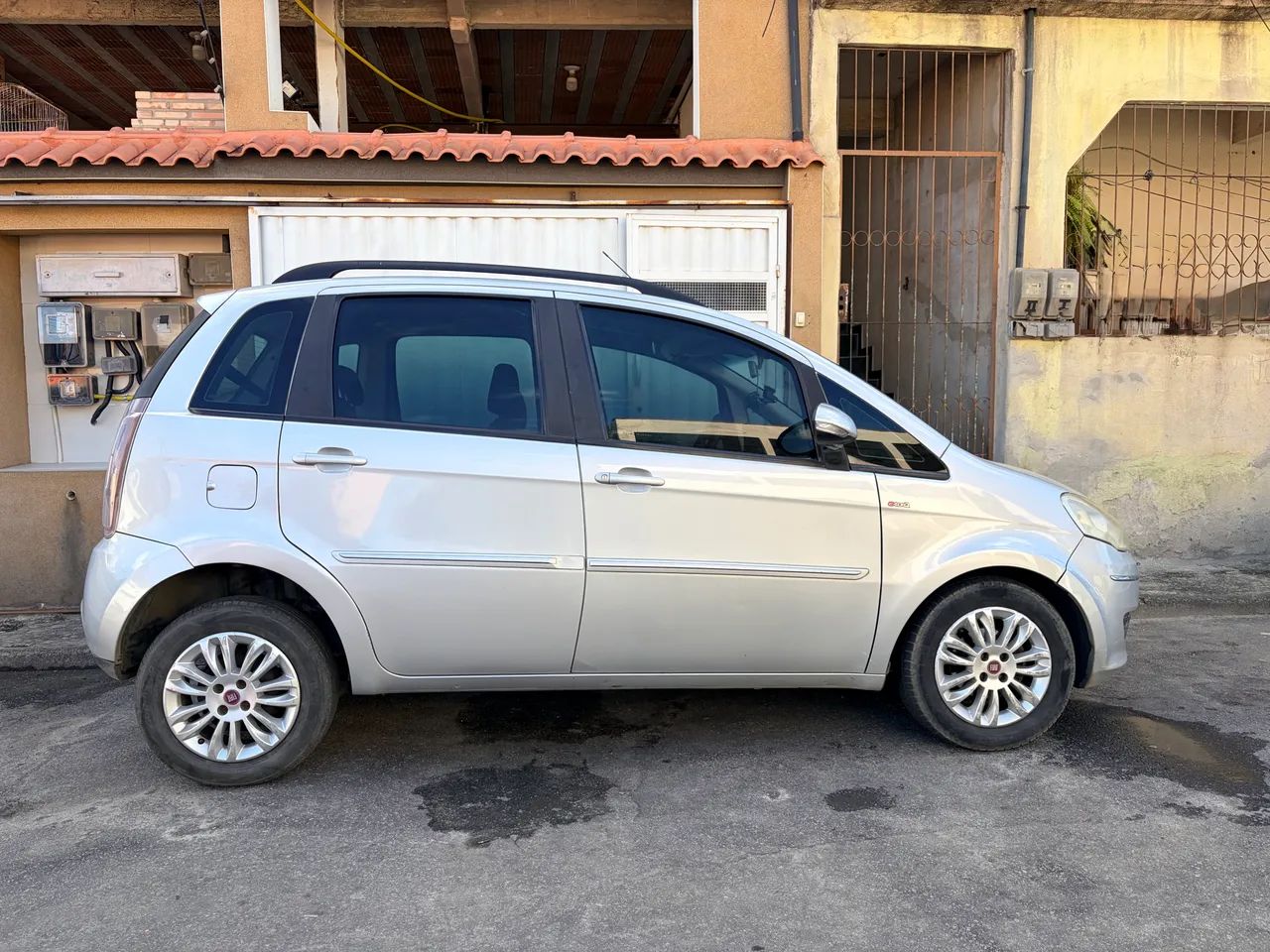 Fiat Idea Essence 1.6 Flex 16V 5P 2011 - Foto 2