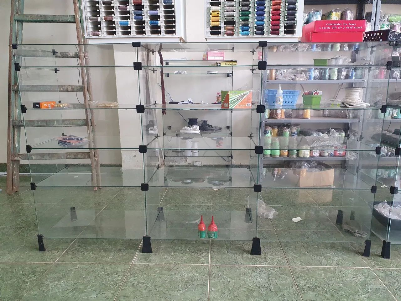 Balcão de vidro para loja usado