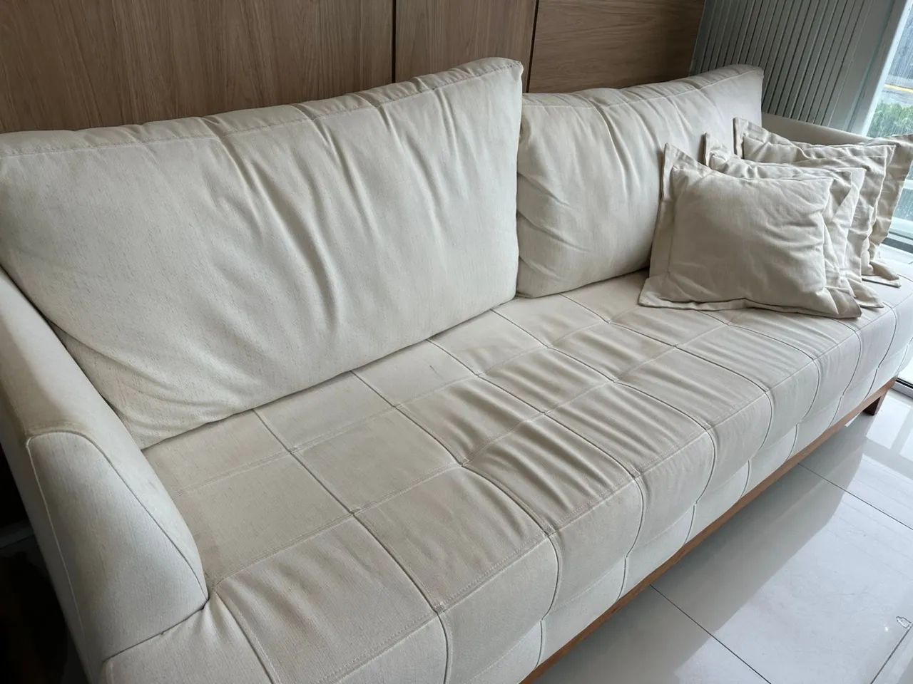 Sofá 3 Lugares em linho.  - Foto 2