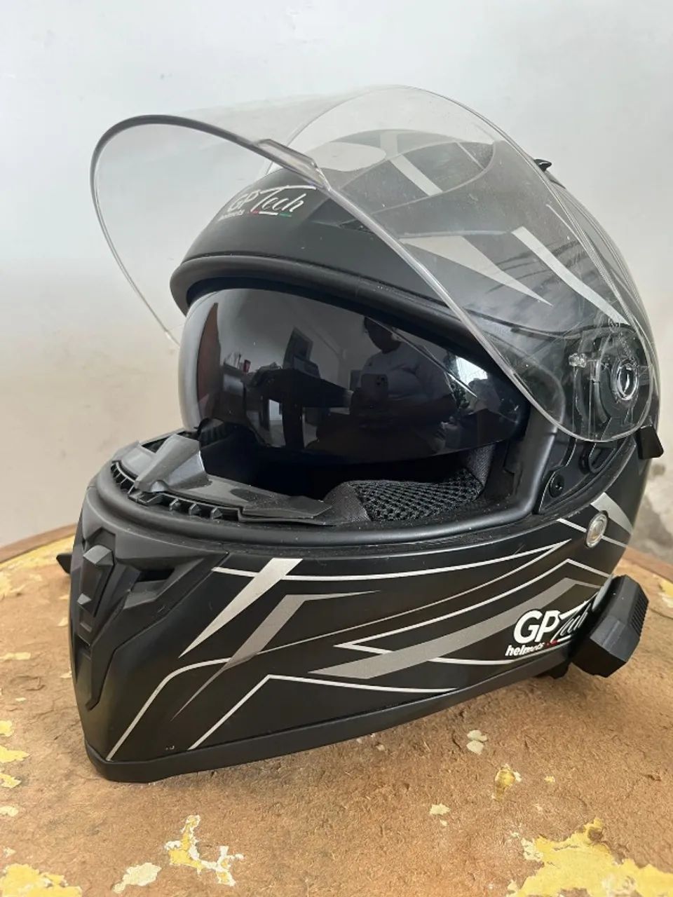 Capacete GP Tech V128 T60 + Fone Bluetooth / Comunicador BT12 - Pouco Uso - Foto 2