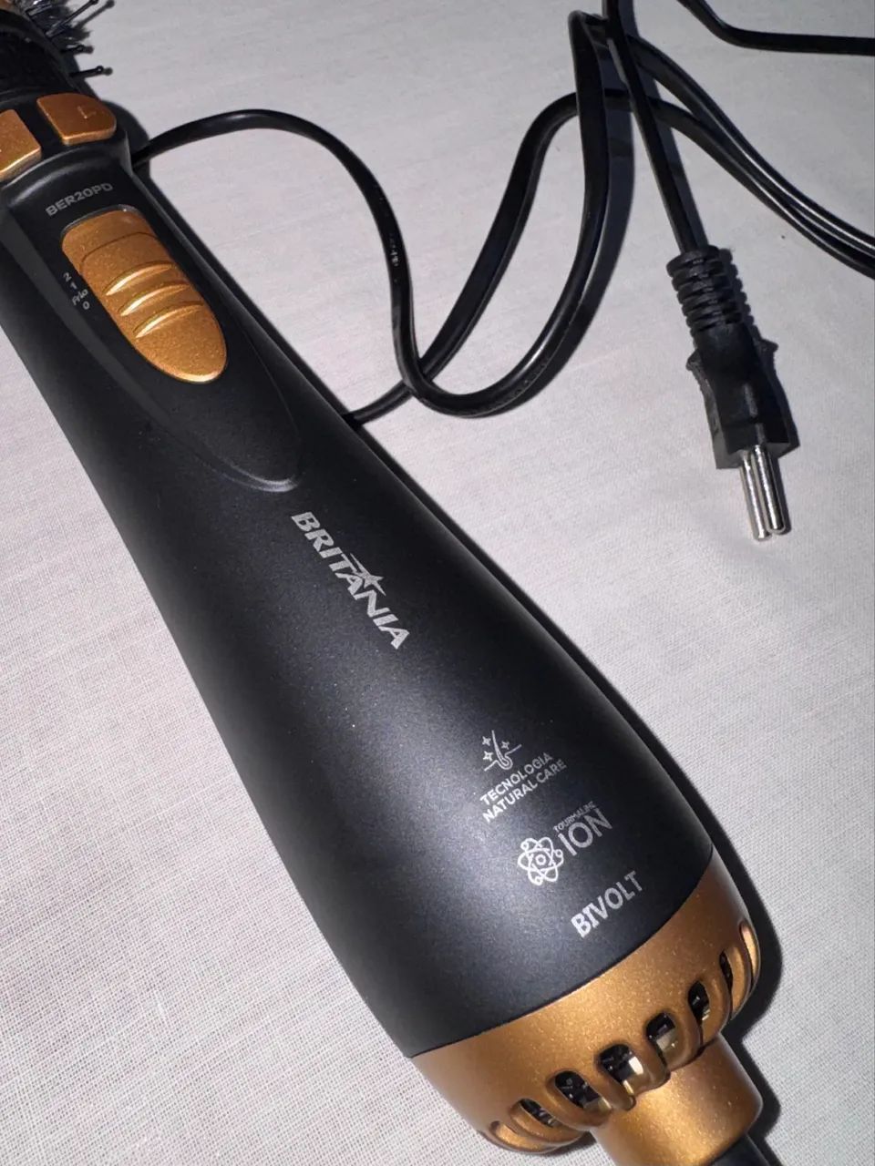 Escova Rotativa Britânia BER20PD 1200W com Íons 3 Velocidades - Foto 2