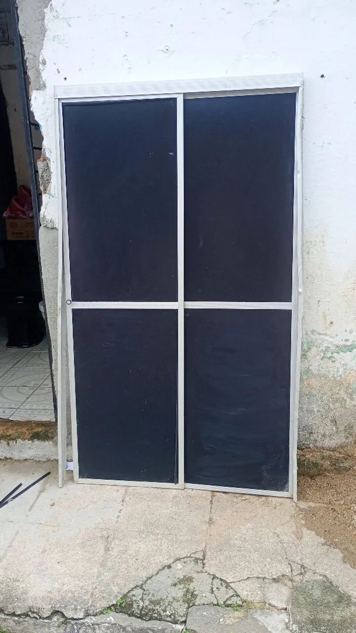 Vendo um Box de banheiro 1por 1,80 preço 150 falar com Josafá *27