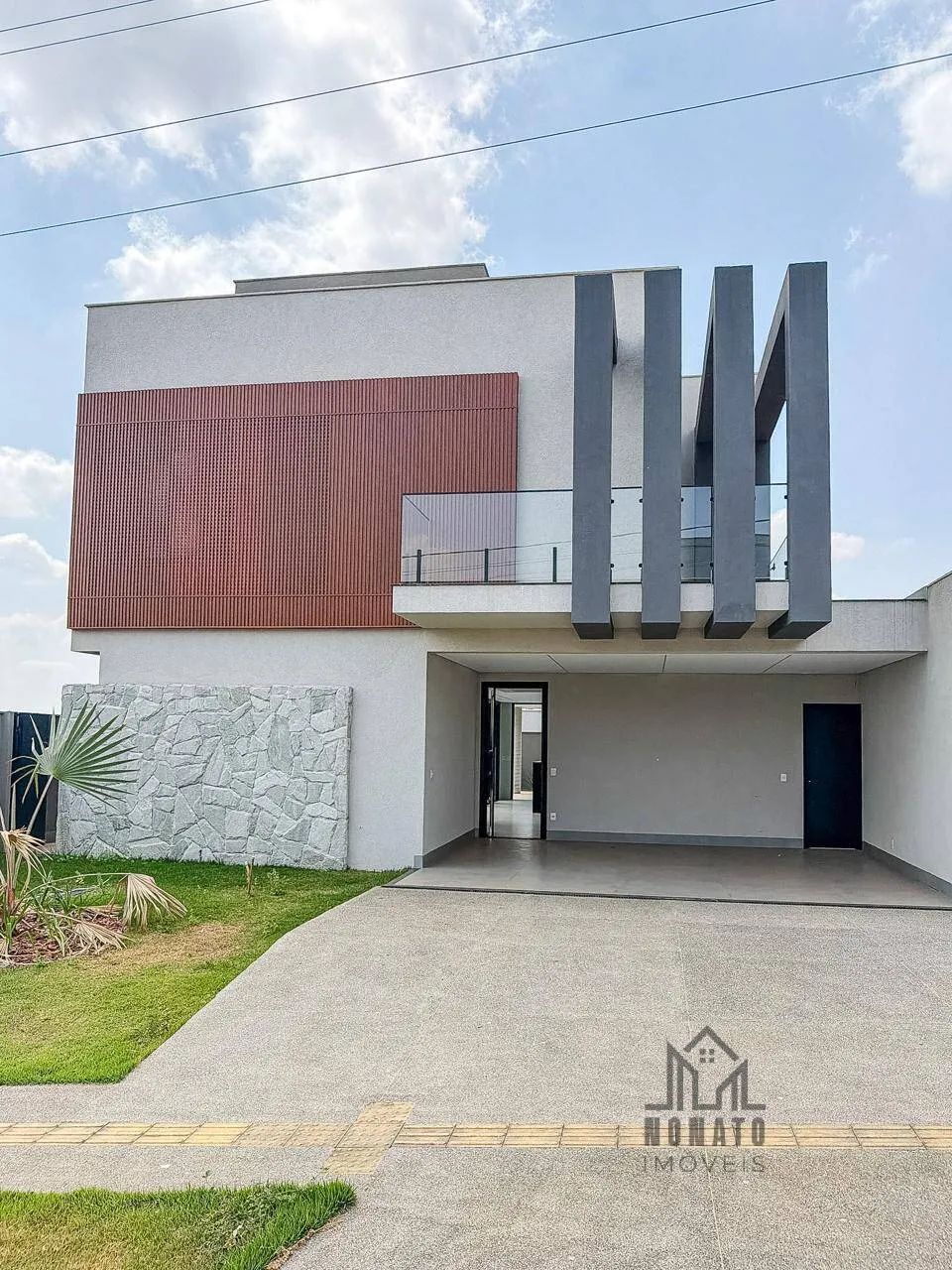 Casa 4 Suítes com Piscina e Entrada Zero no Jardim Barcelona