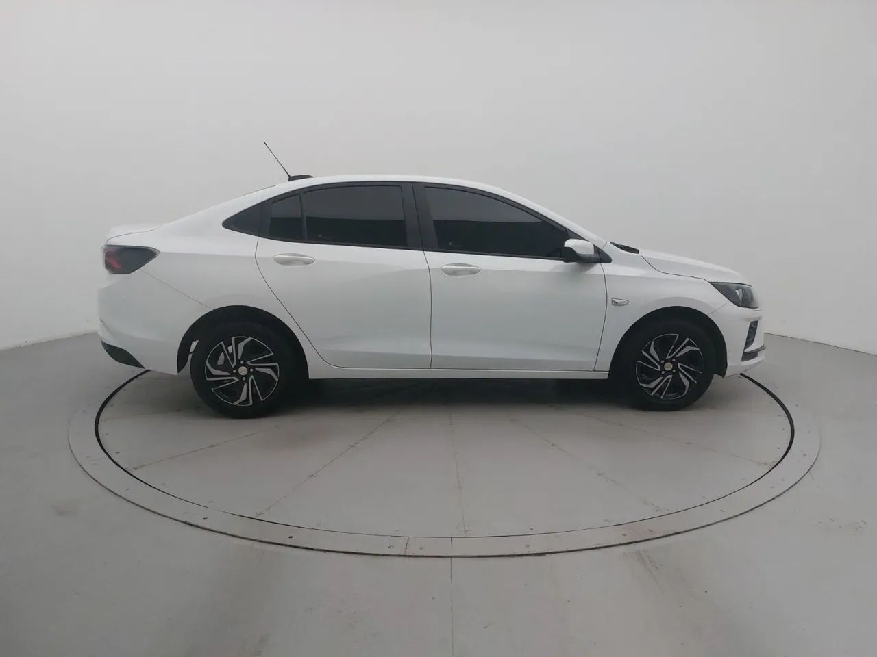 Chevrolet Onix Activ 1.4 8V Flex Aut. 4P, foto 6 de 18