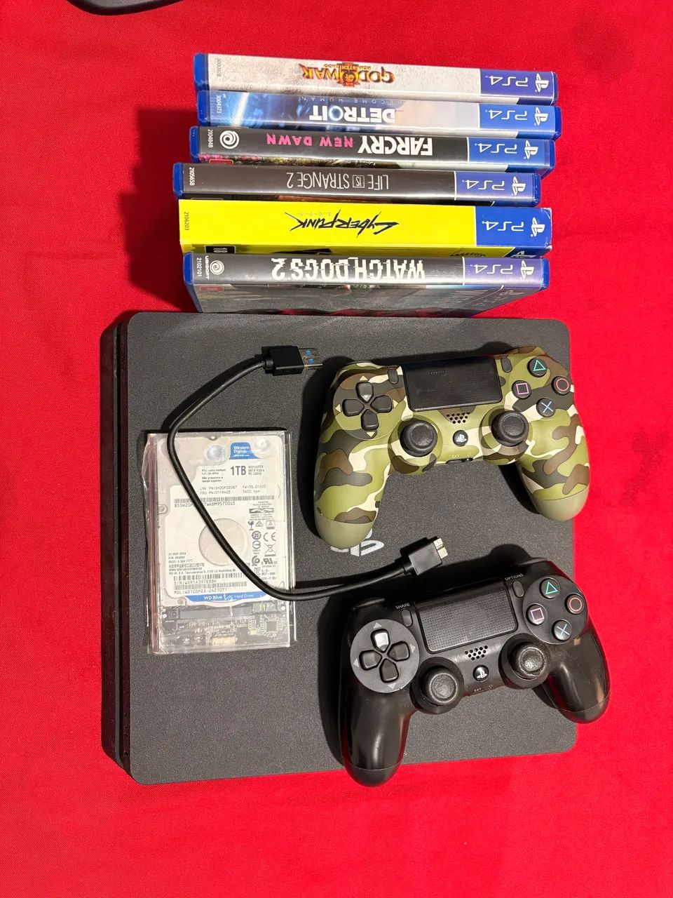 Ps4 com 2 controles