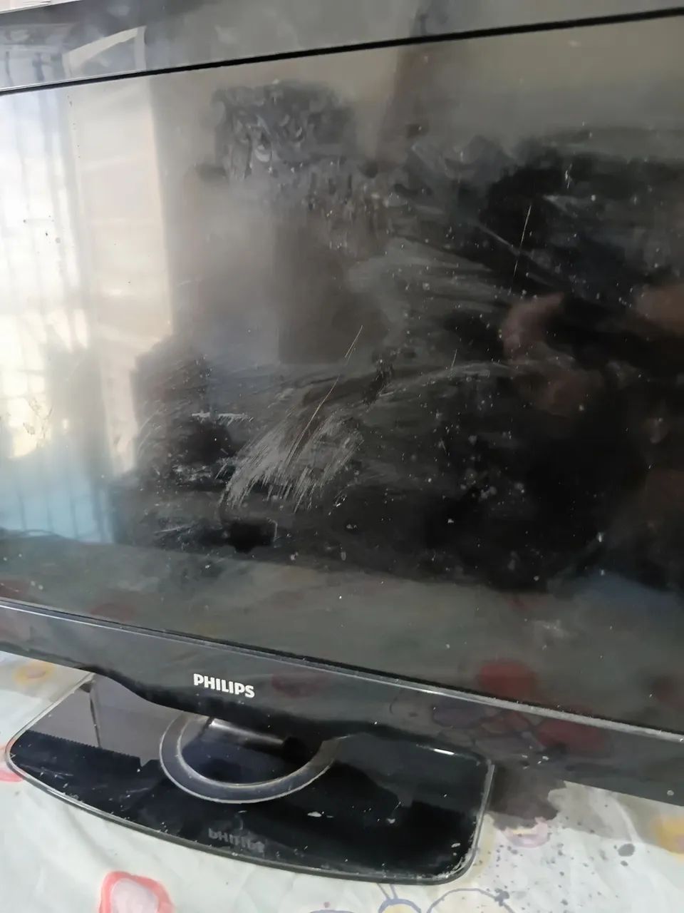 Tv philips 32 polegadas não liga nada.