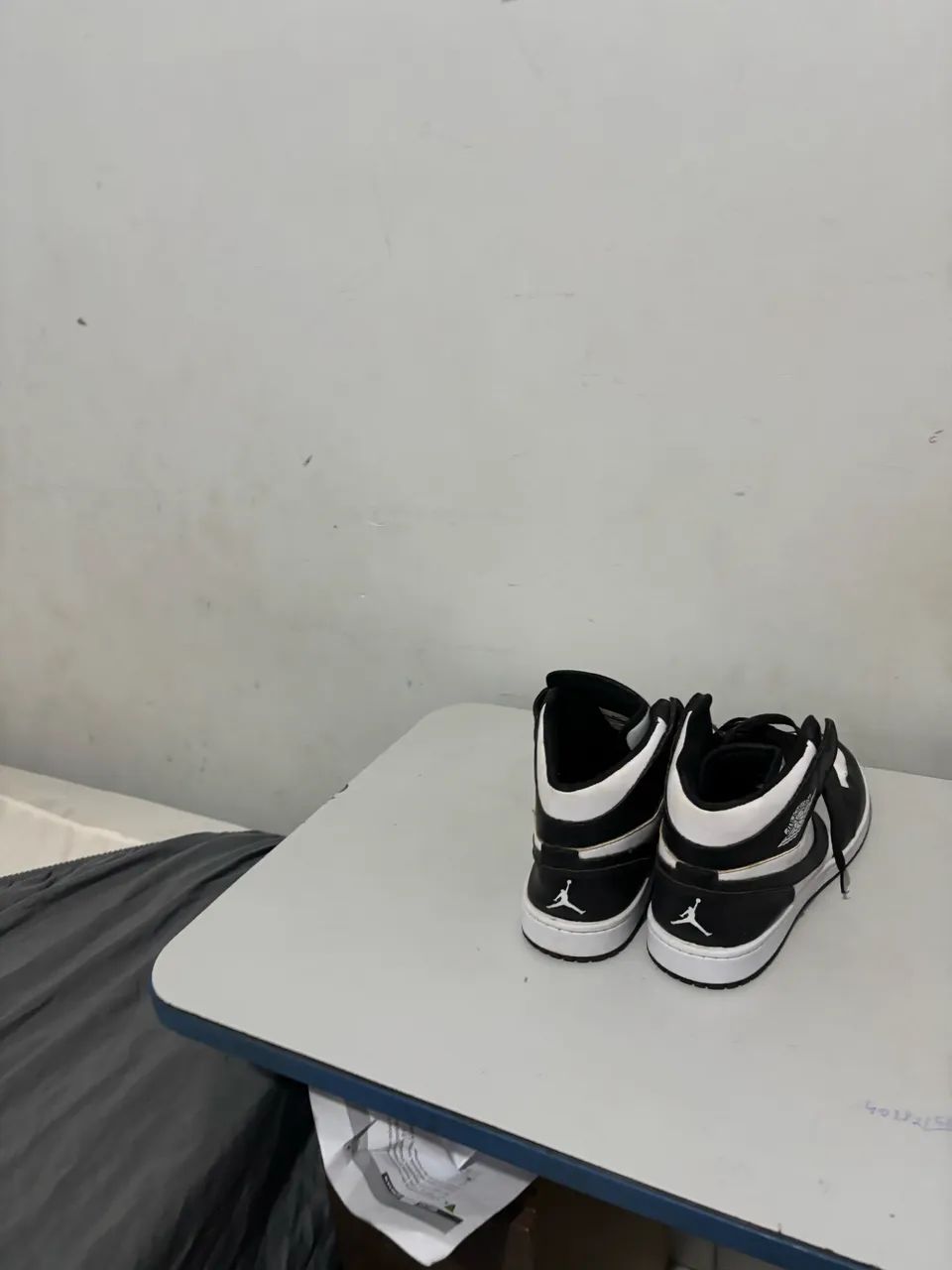 Tênis Jordan 1 mid panda preto  - Foto 4