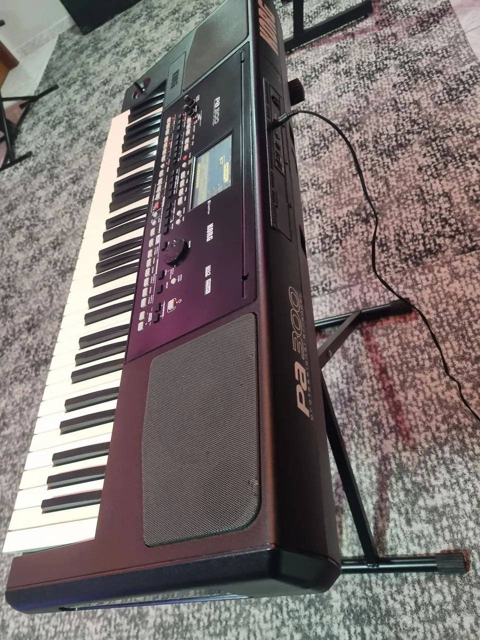 Teclado Korg PA-300 - Foto 2