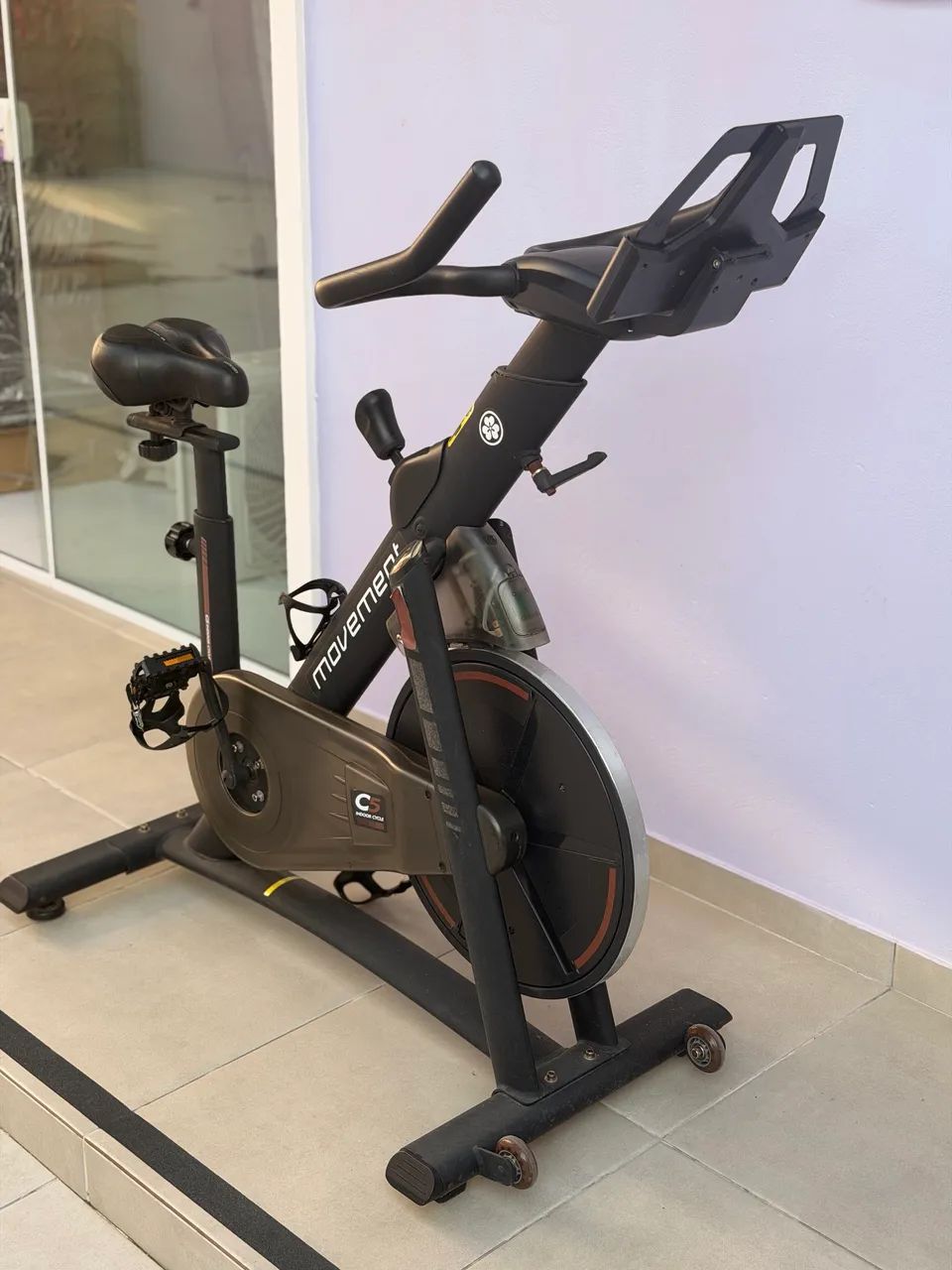 Bicicleta Spinning Movement C5 Indoor Cycle - Magnética - Foto 3