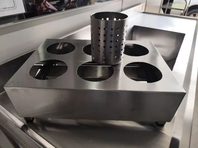 Porta-talheres inox para cozinha profissional