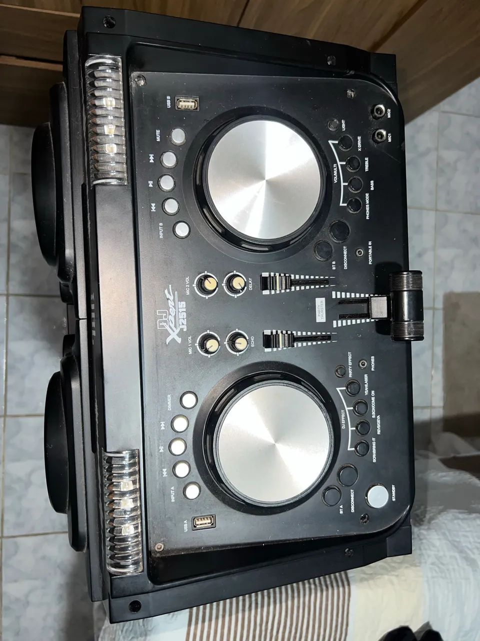 Caixa de Som DJ Xpert J2515 - Potência Extrema e Efeitos DJ