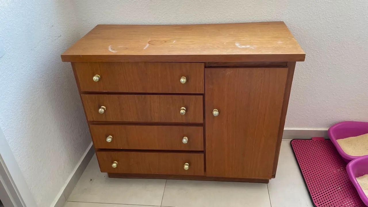 Cômoda De Madeira com 4 gavetas e 1 sapateiro