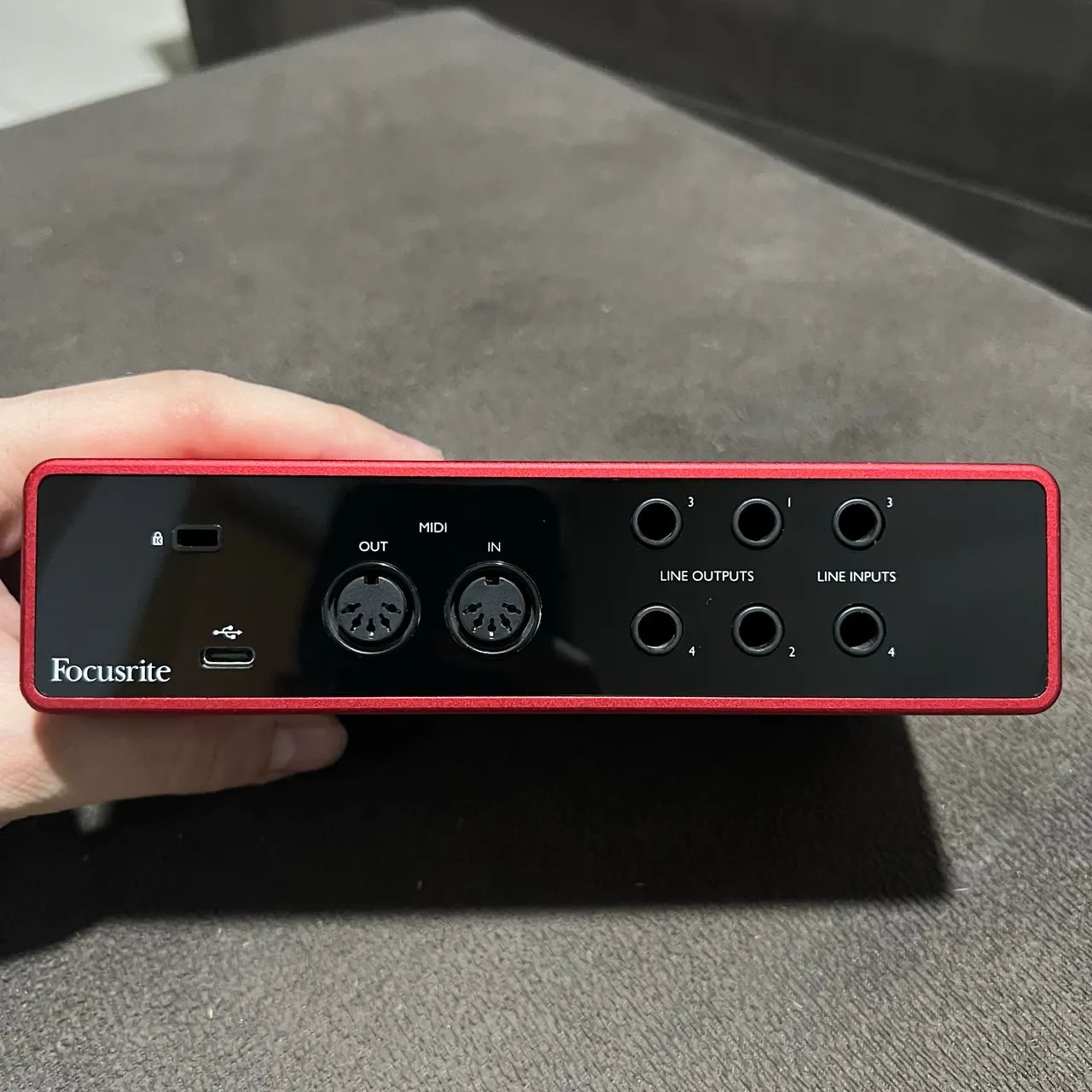 Interface de áudio Focusrite 4i4 3ºgen - Foto 4