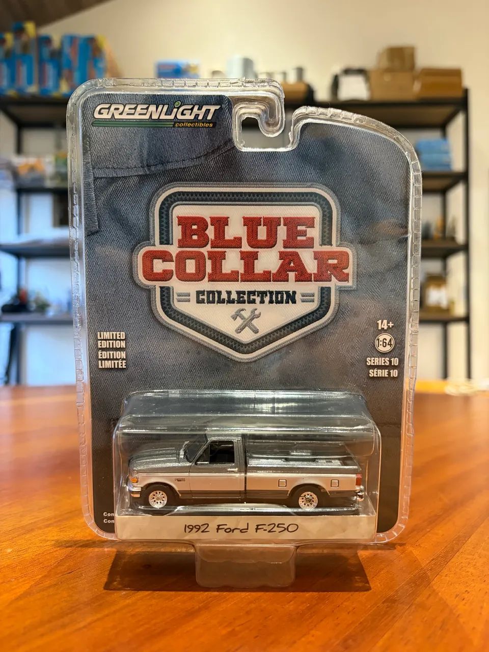 Miniatura Ford F-250 1992 1/64