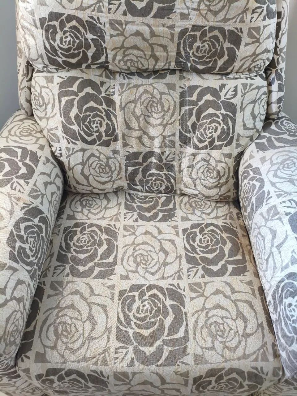 Poltrona estampada flores rosas - Foto 5