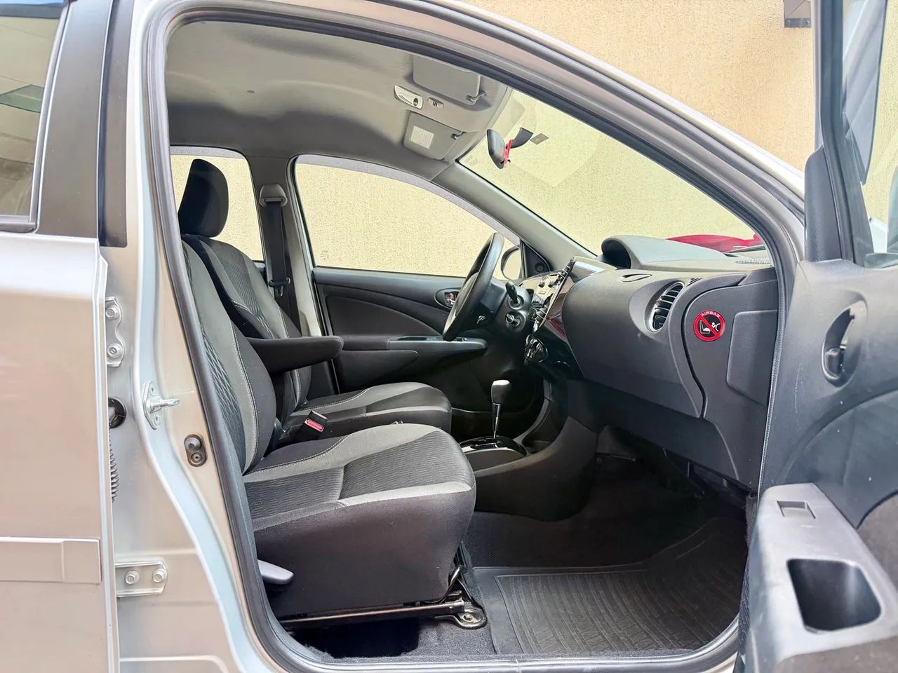 Toyota Etios XS 1.5 Flex 16V 5p Aut., foto 14 de 20