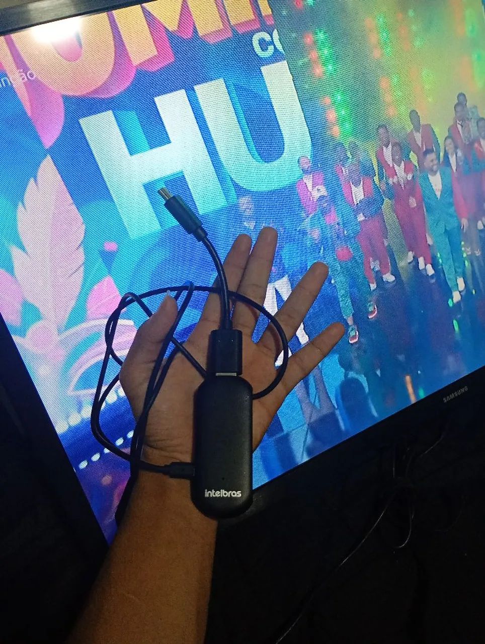 Vendo uma tv de 42 polegadas junto com uma tv box Intelbras 